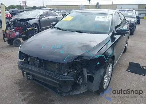 2017 Volkswagen Jetta 1.8T Sel/1.8T Sel Premium из США, поврежденный, VIN 3VWL17AJ3HM368124